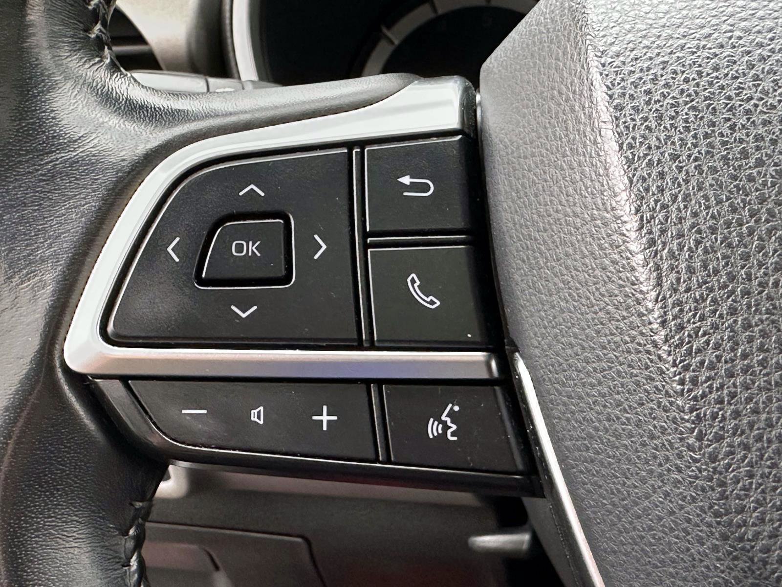 Certified 2020 Toyota Highlander XLE AWD/4WD image 23