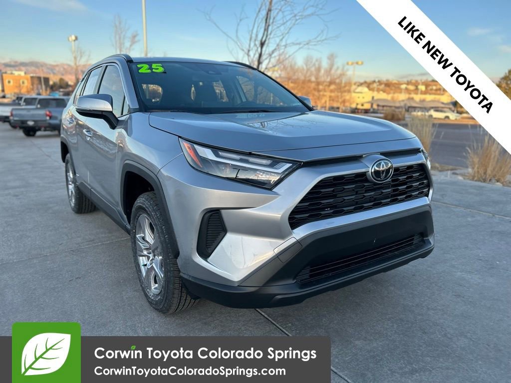 Used 2025 Toyota RAV4 XLE image 1