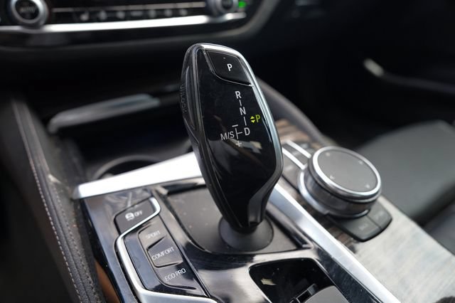 Used 2018 BMW 540i w/ M Sport Package RWD image 38