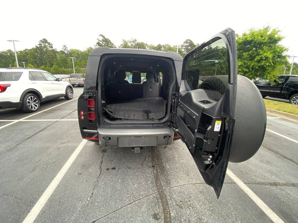 Used 2025 Land Rover Defender 130 Outbound AWD/4WD image 27