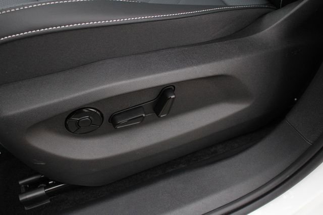 New 2026 Volkswagen Tiguan SE R-Line FWD image 3