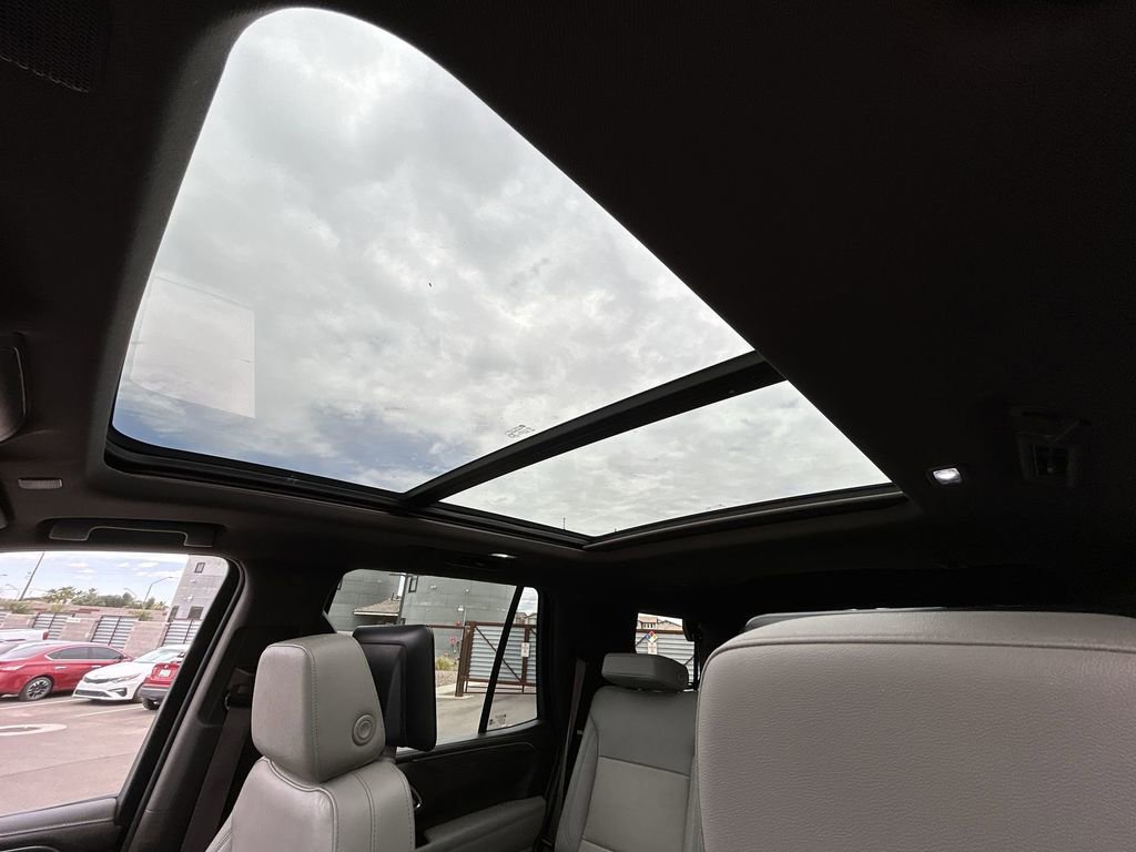 Used 2023 Chevrolet Tahoe LT w/ Luxury Package AWD/4WD image 19