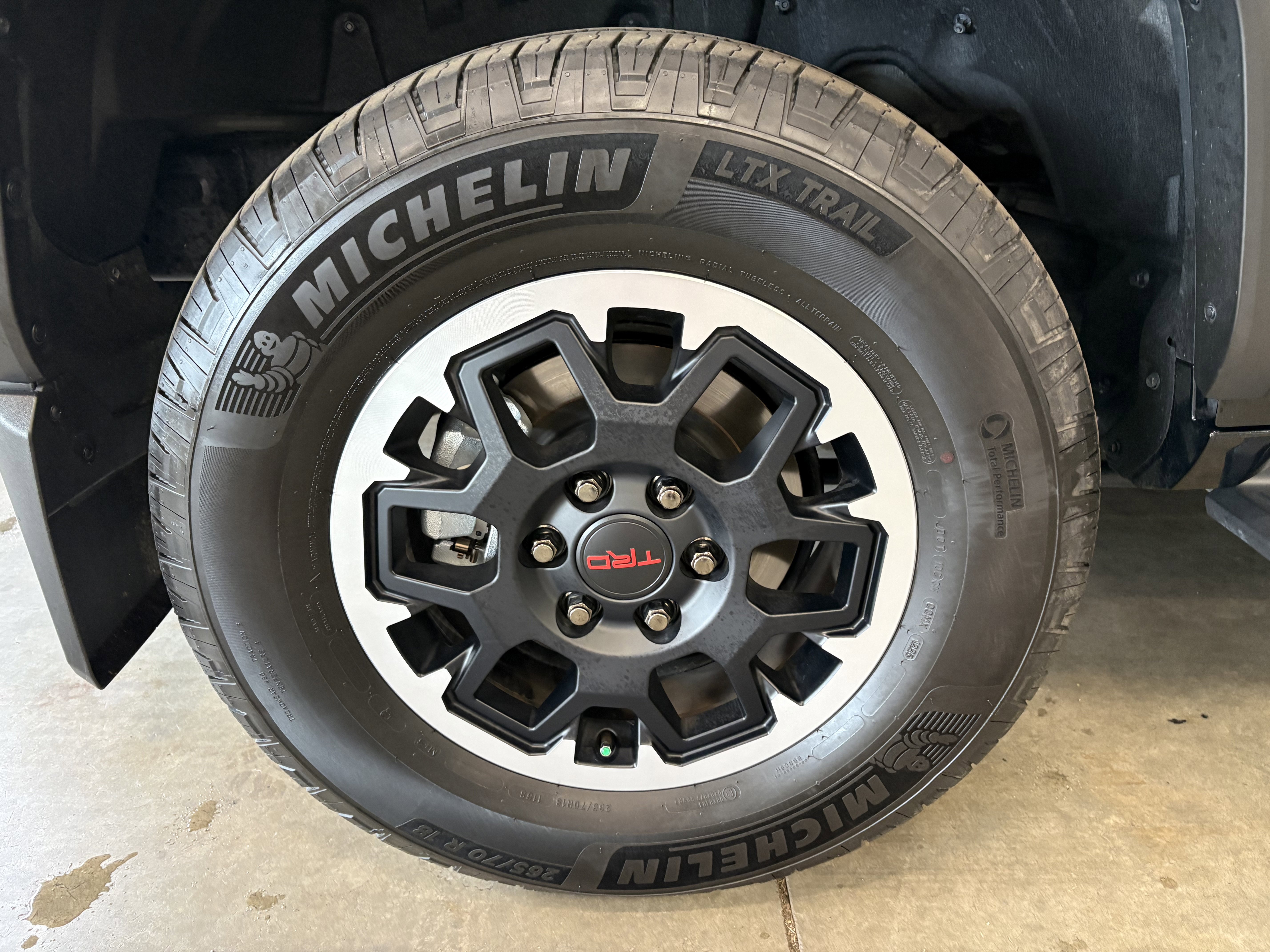 Certified 2025 Toyota 4Runner TRD Off-Road Premium AWD/4WD image 34