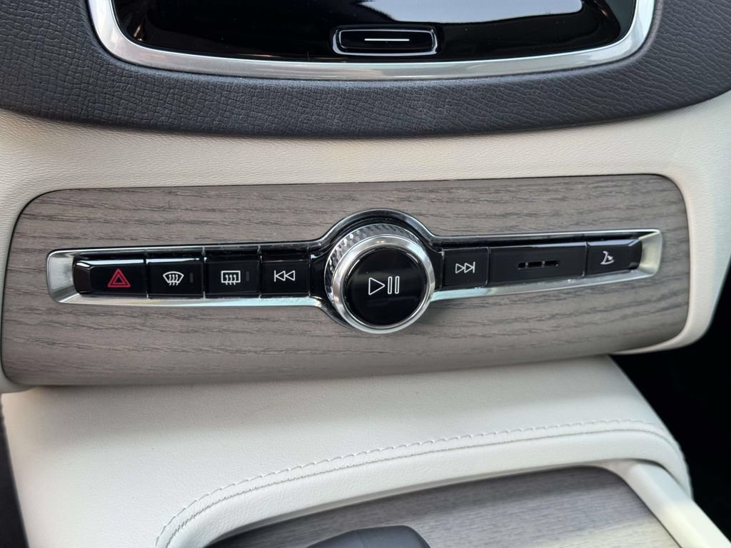 Certified 2024 Volvo XC90 T8 Plus w/ Protection Package AWD/4WD image 27