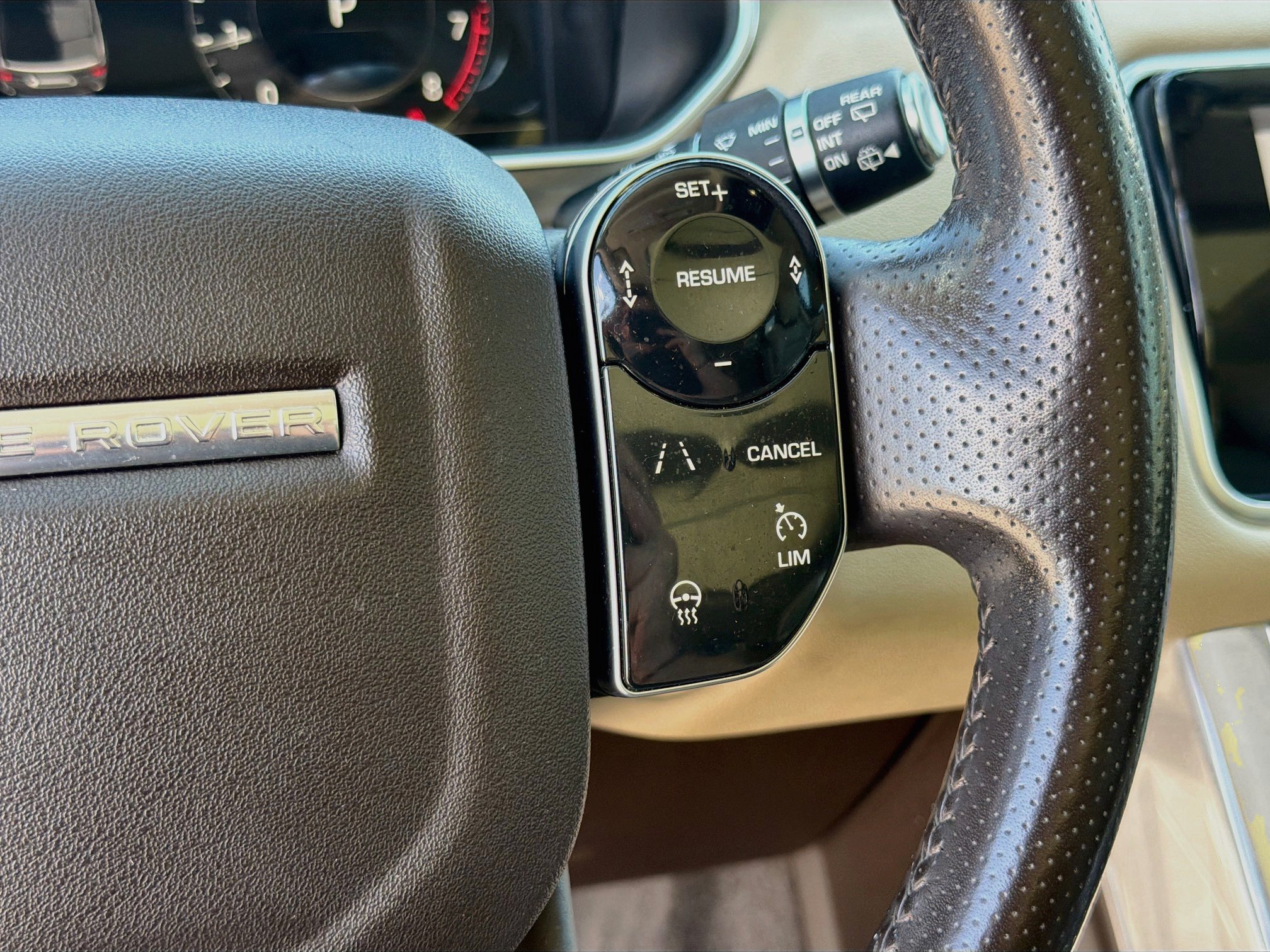 Used 2019 Land Rover Range Rover Sport HSE AWD/4WD image 37