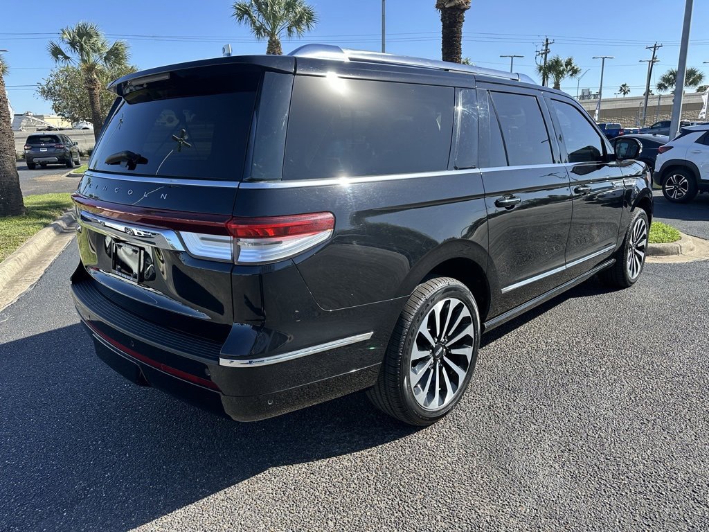 Used 2023 Lincoln Navigator L Reserve image 6
