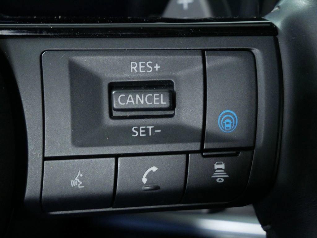 Used 2023 Nissan Pathfinder Platinum w/ Cargo Package AWD/4WD image 26