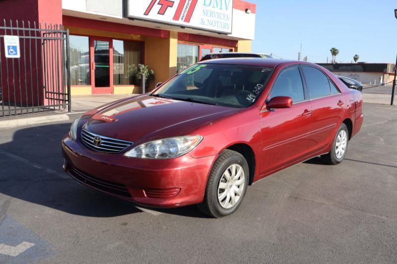 Used 2005 Toyota Camry LE image 3