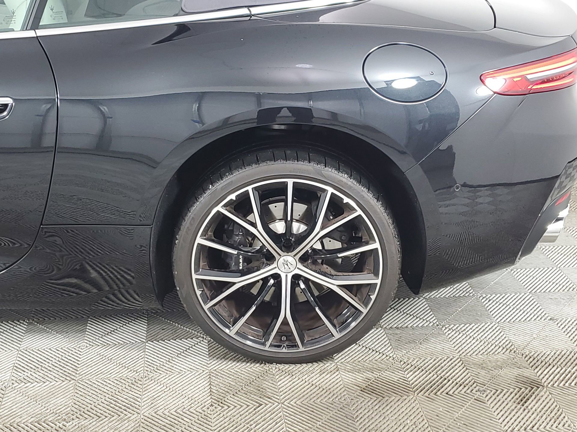 Used 2025 Maserati GranCabrio Modena image 18