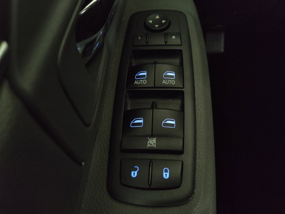 Used 2017 RAM 1500 SLT AWD/4WD image 27