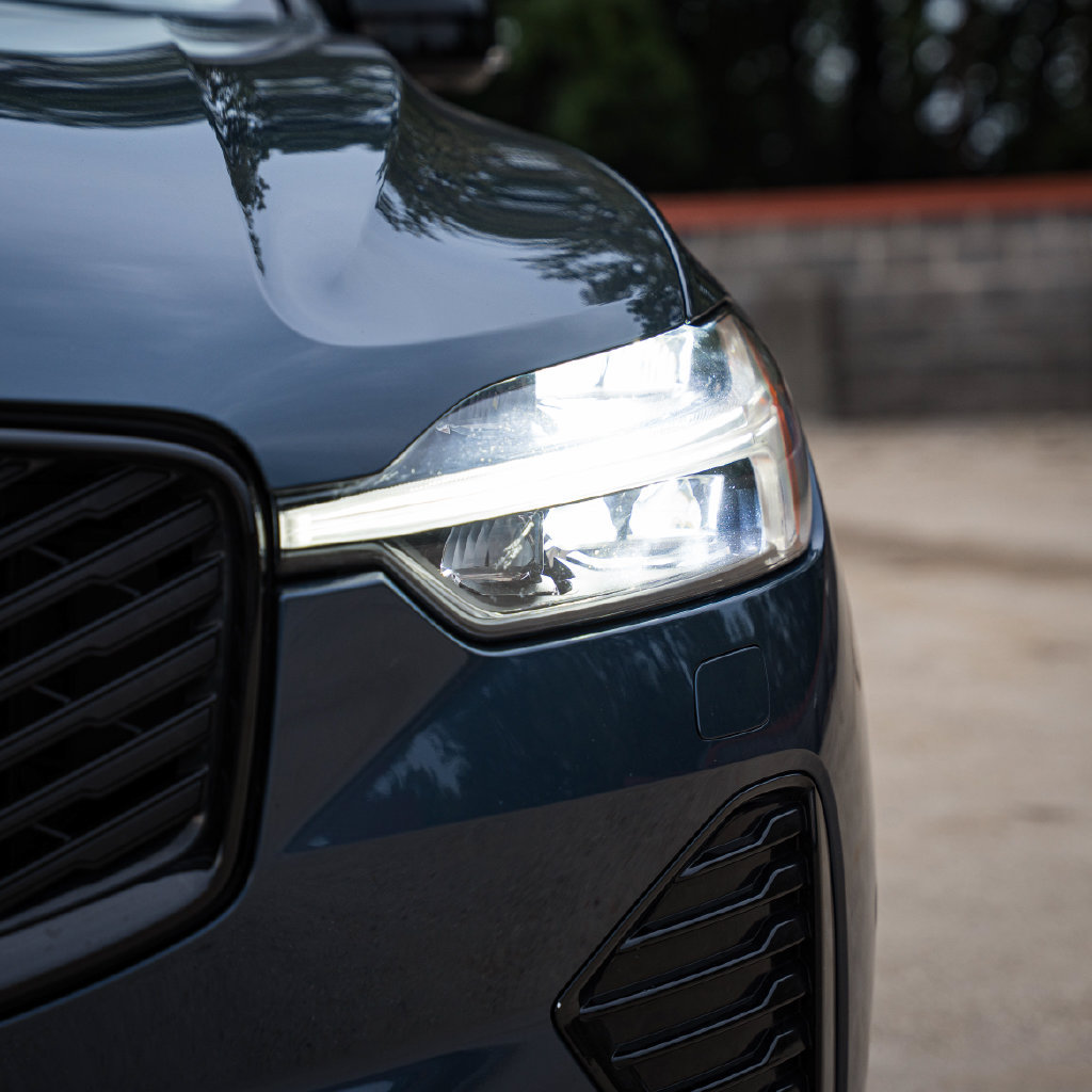 Certified 2026 Volvo XC60 B5 Ultra AWD/4WD image 3