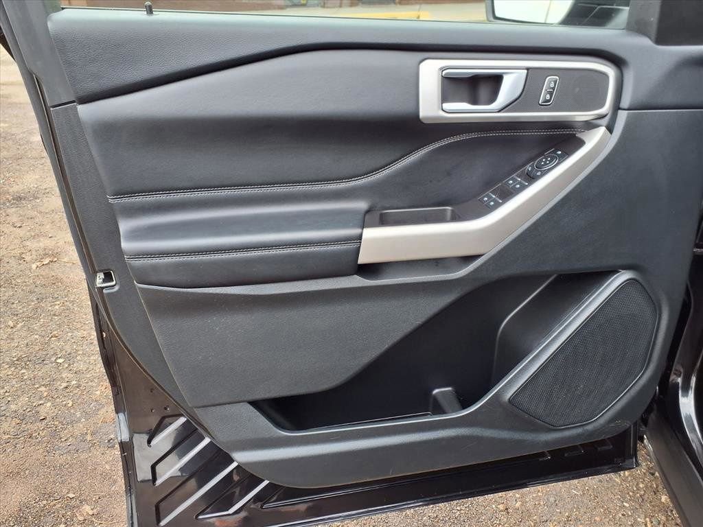 Used 2023 Ford Explorer XLT w/ Equipment Group 202A image 14