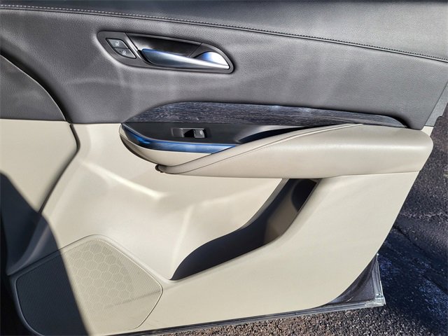 Used 2023 Cadillac XT4 Premium Luxury image 18