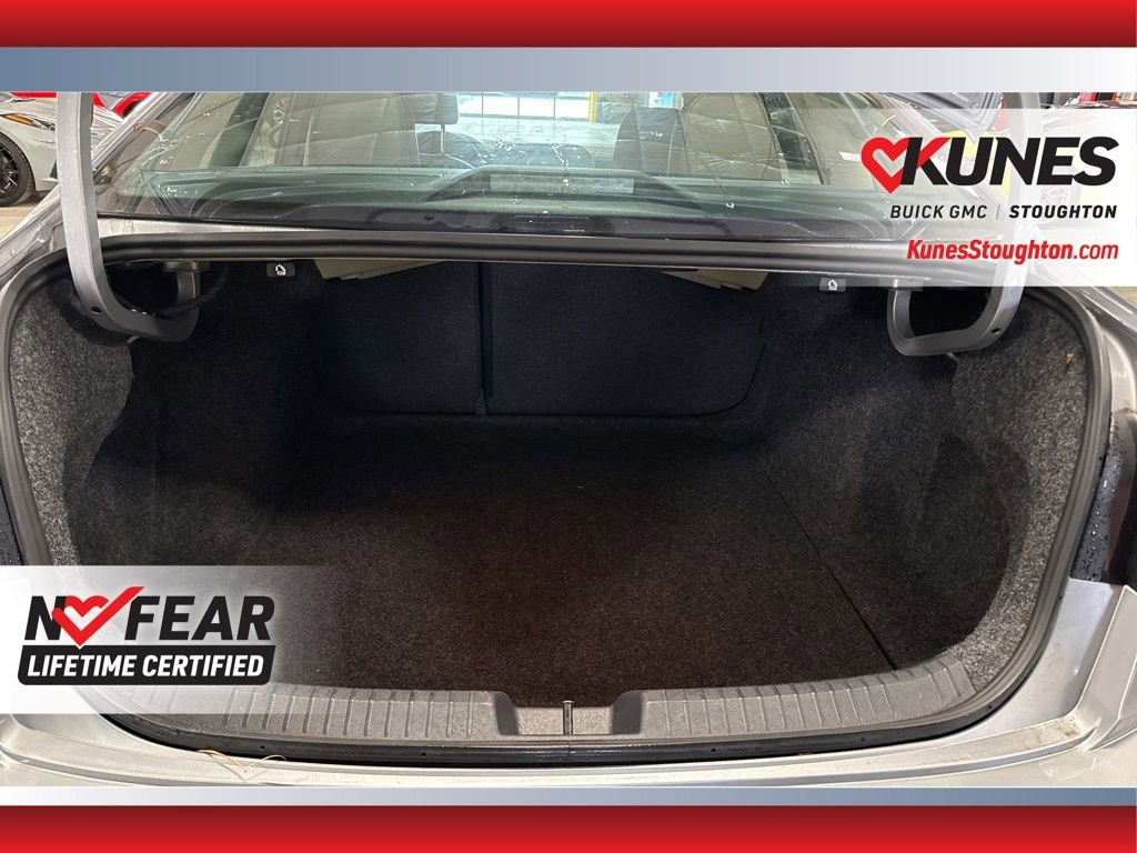 Used 2025 Volkswagen Jetta SE image 37