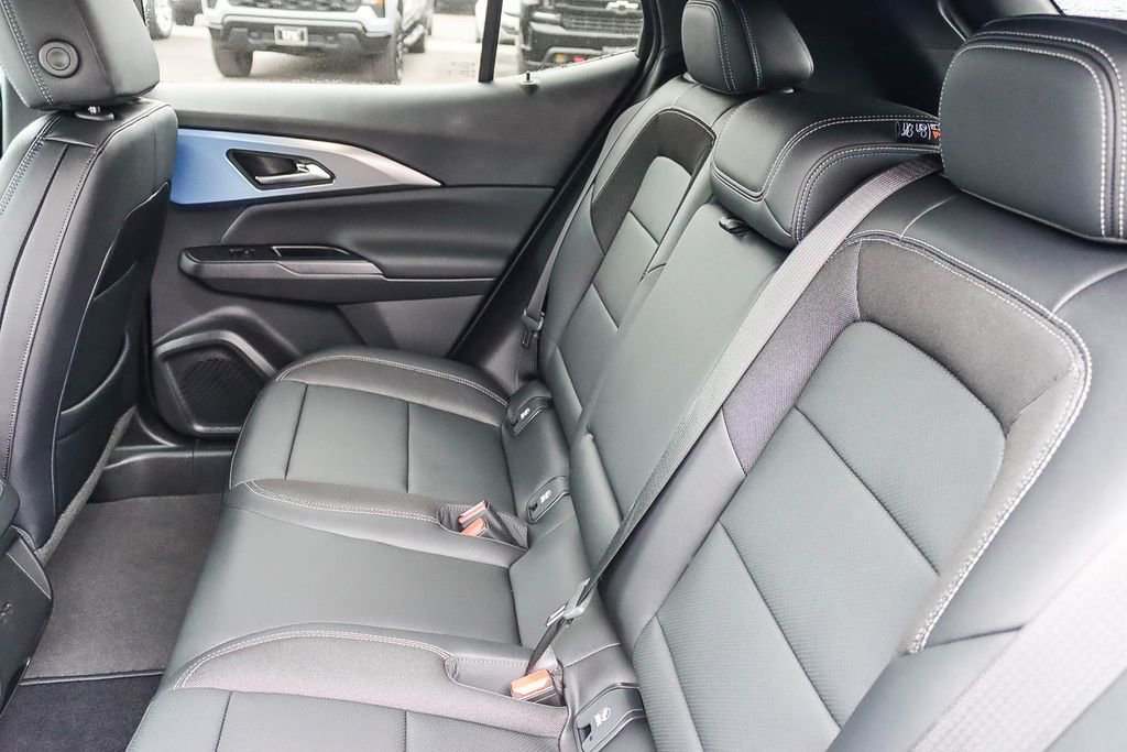 New 2026 Chevrolet Equinox EV LT image 17