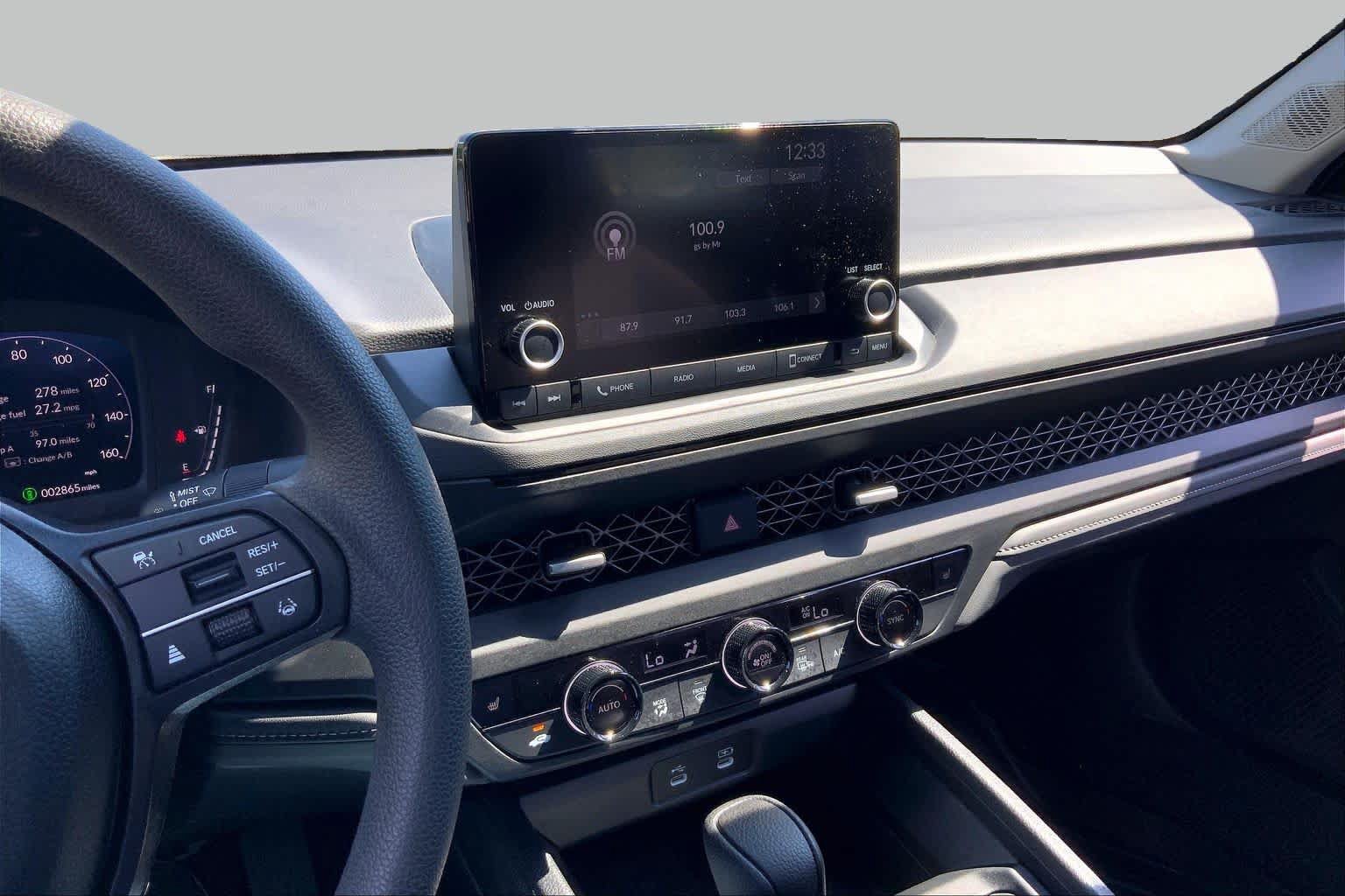 Used 2025 Honda Accord SE image 7