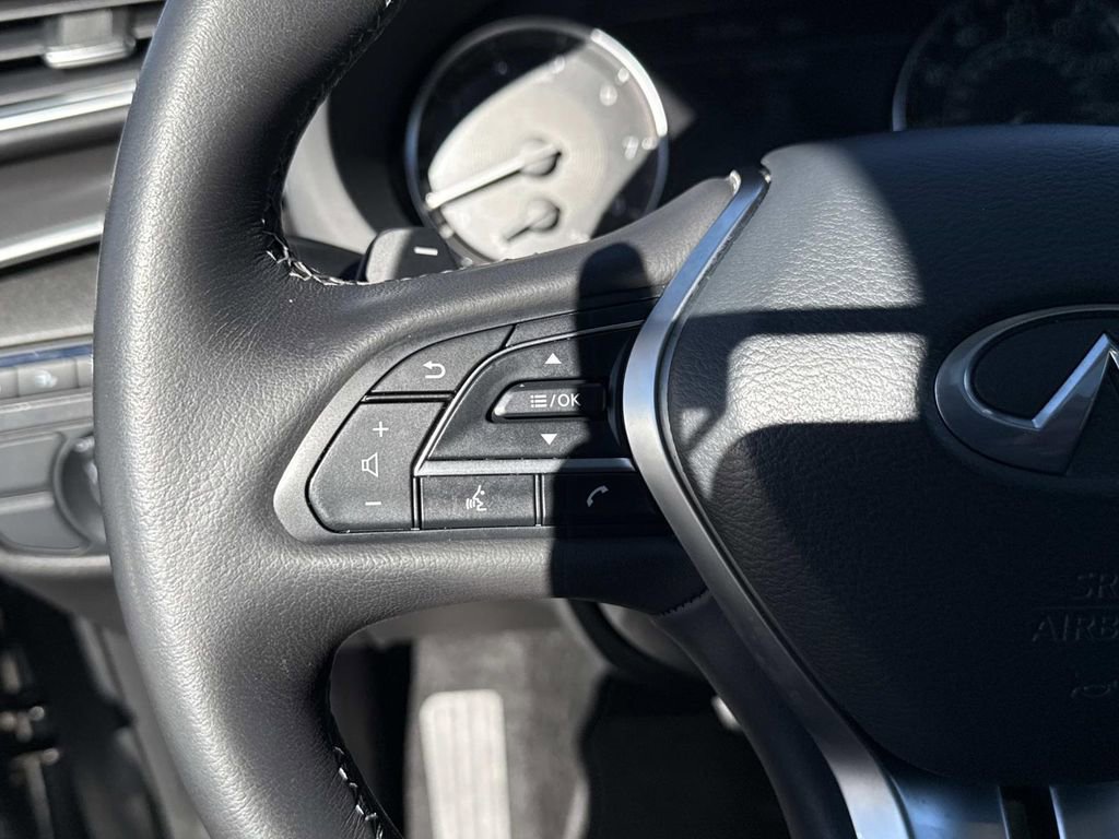 Certified 2024 INFINITI QX50 Luxe image 10