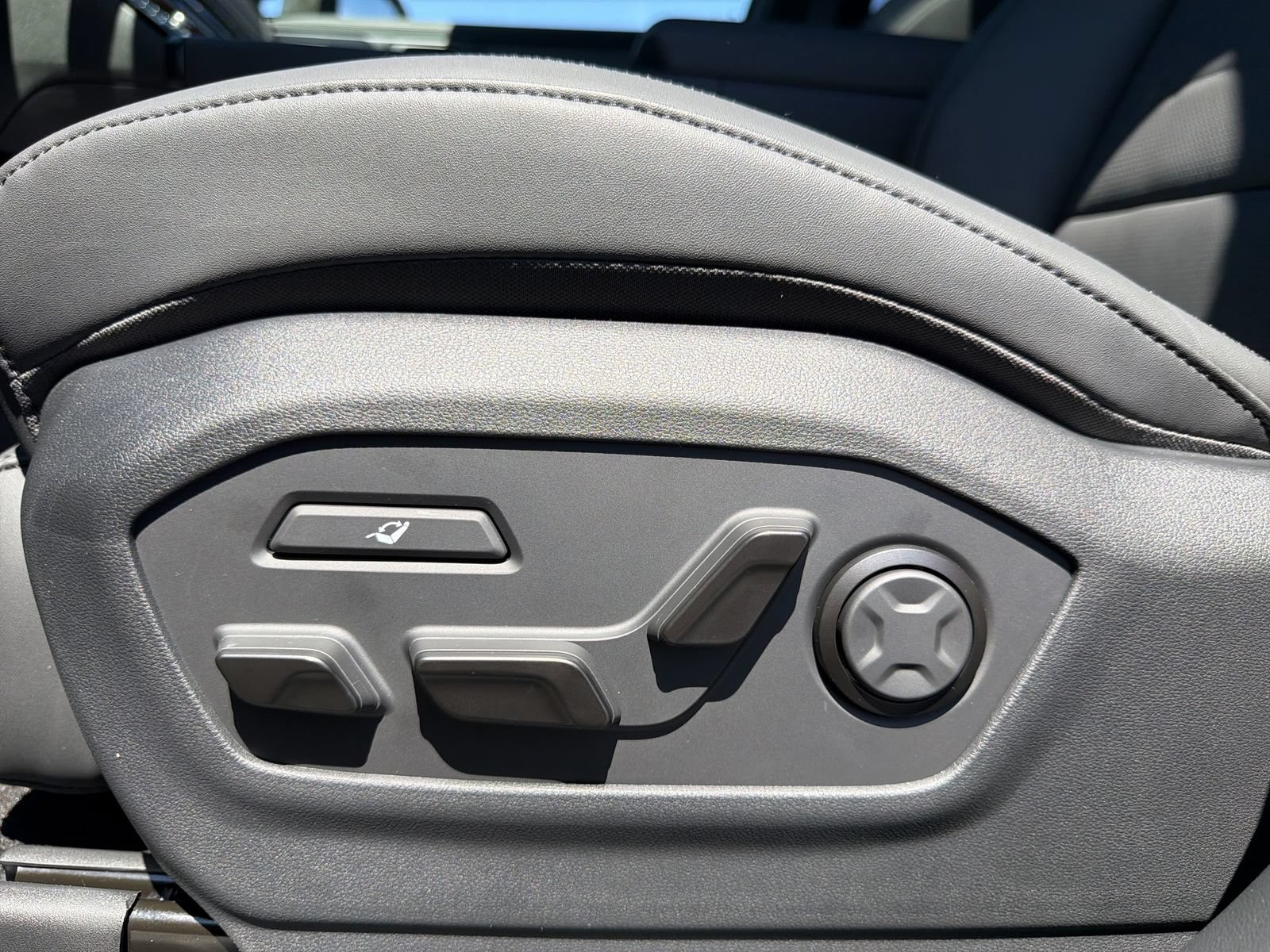 New 2026 Hyundai Santa Fe Calligraphy AWD/4WD image 13
