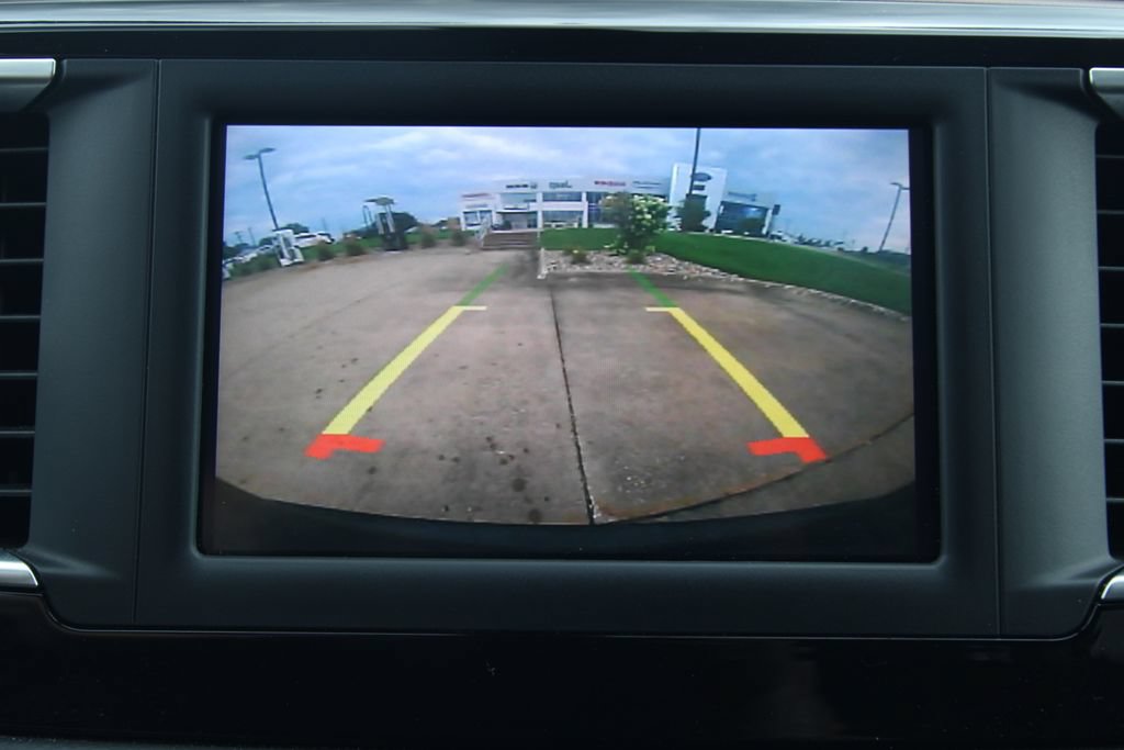 Used 2022 Chrysler Voyager LX FWD image 12
