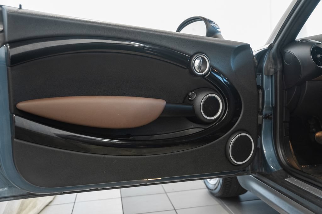 Used 2011 MINI Cooper Convertible FWD image 29