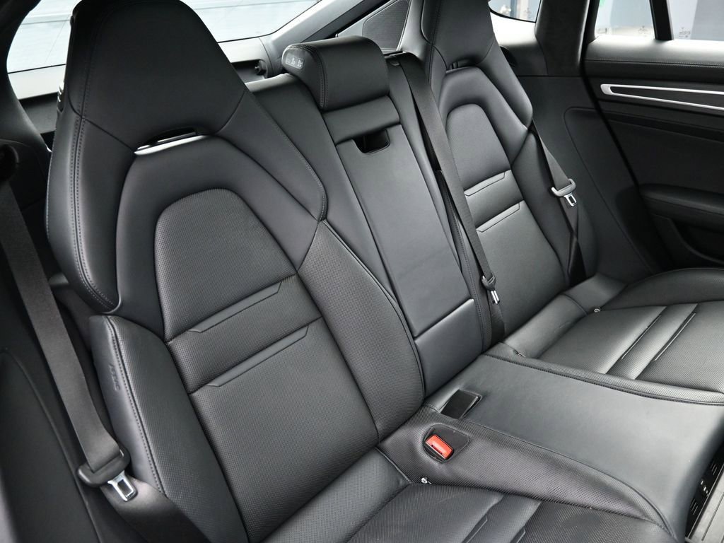 Certified 2021 Porsche Panamera GTS image 34