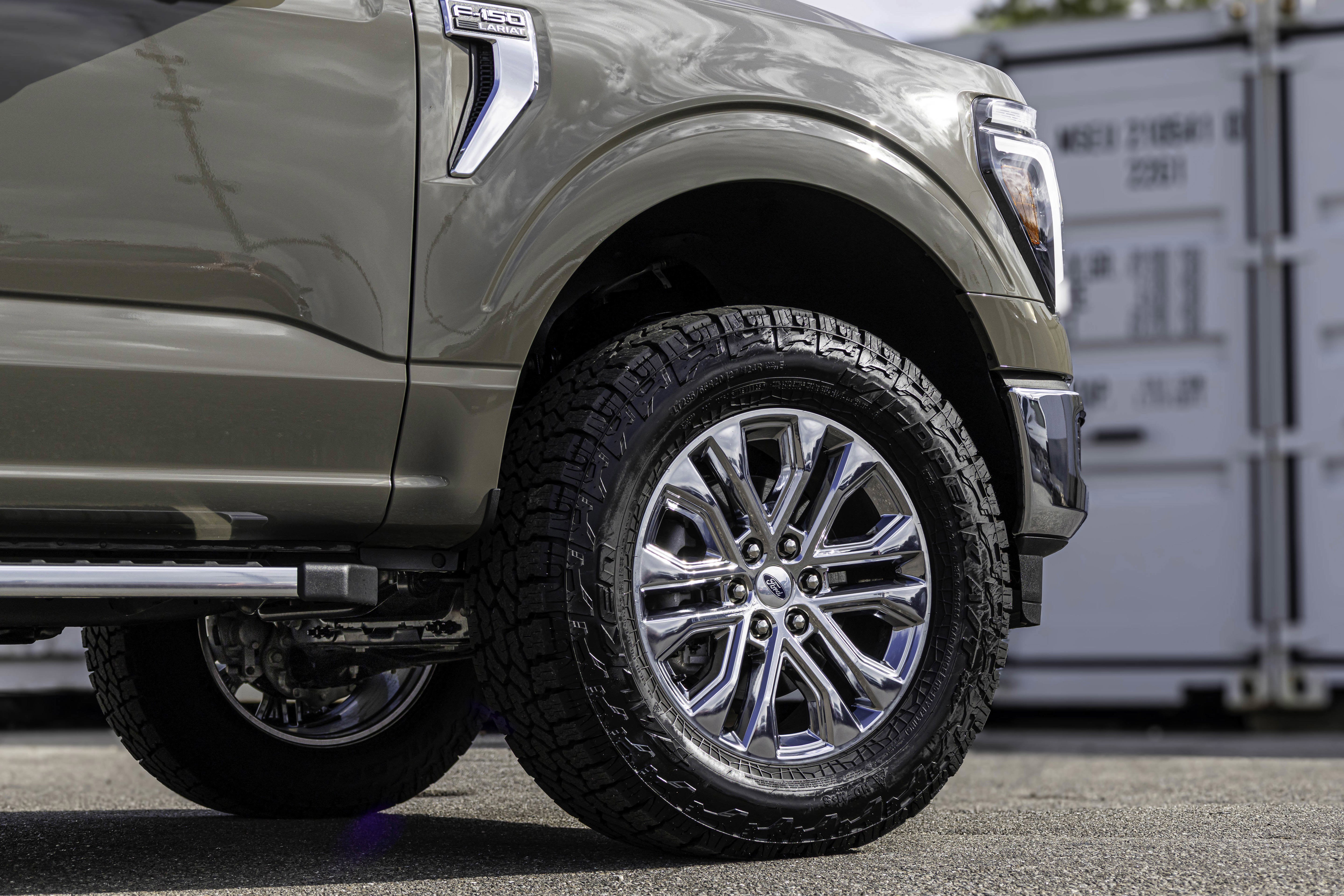 New 2025 Ford F150 Lariat w/ Equipment Group 501A Mid image 14