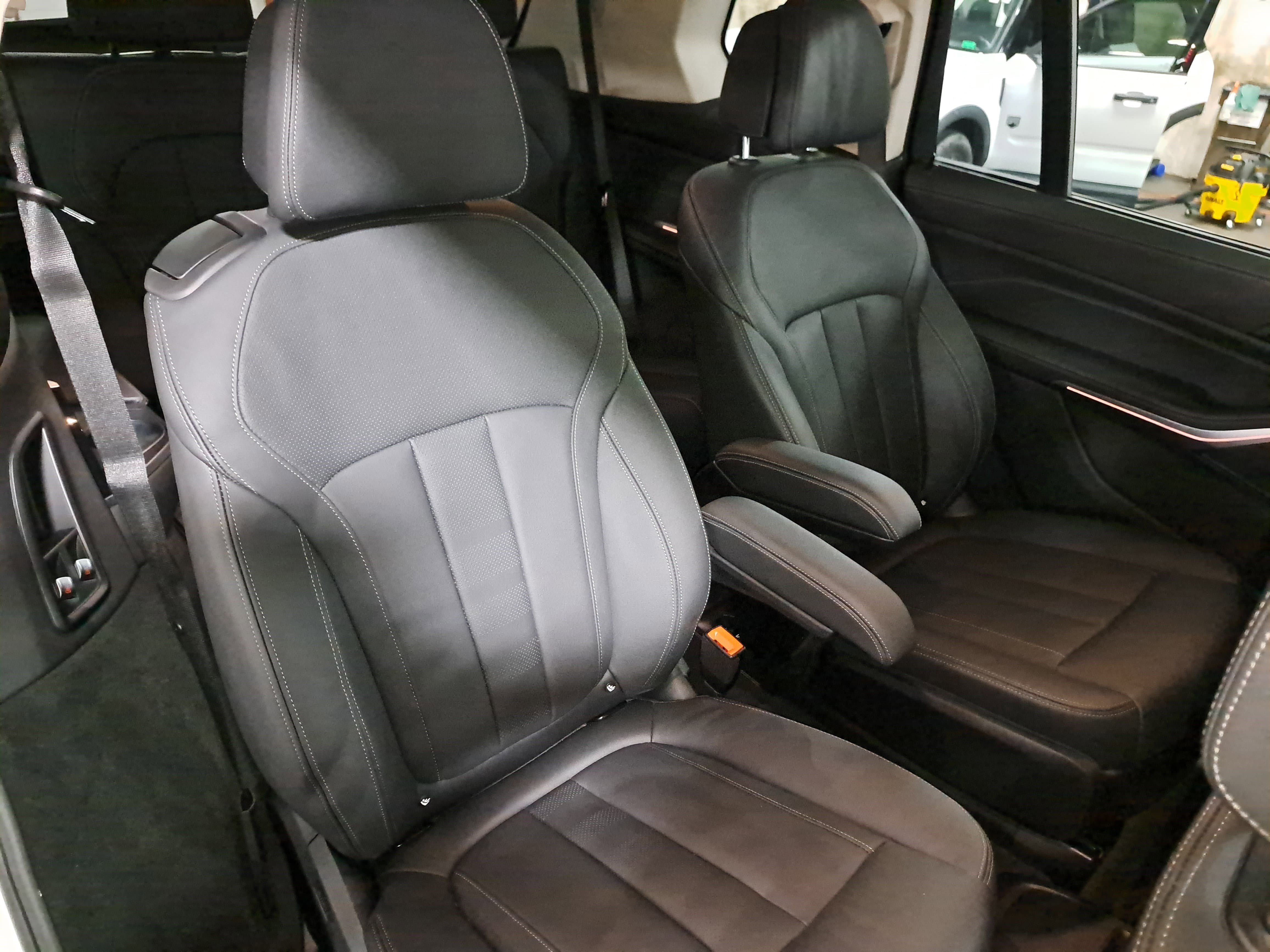 Used 2022 BMW X7 xDrive40i w/ Executive Package image 12