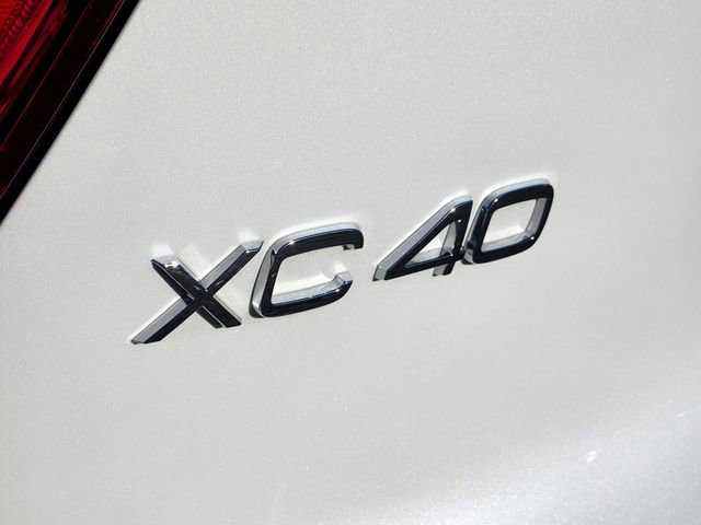 Certified 2023 Volvo XC40 B5 Ultimate w/ Climate Package image 18