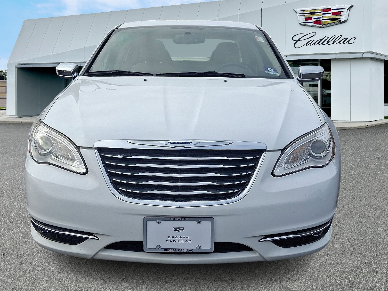 Used 2013 Chrysler 200 Limited w/ Sun/Sound Group image 2
