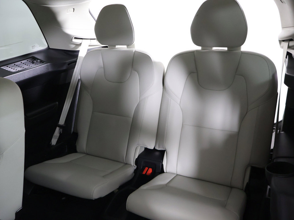 Used 2024 Volvo XC90 B5 Plus AWD/4WD image 43