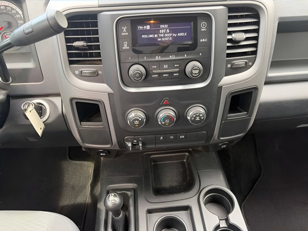 Used 2014 RAM 2500 Tradesman w/ Chrome Appearance Group AWD/4WD image 11