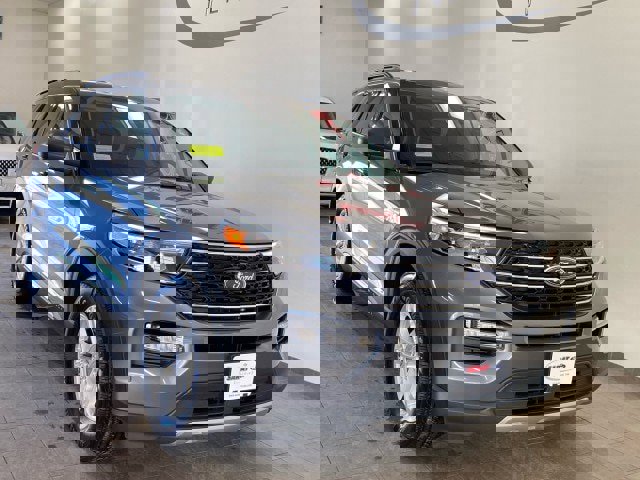 Certified 2021 Ford Explorer XLT w/ Equipment Group 202A image 2