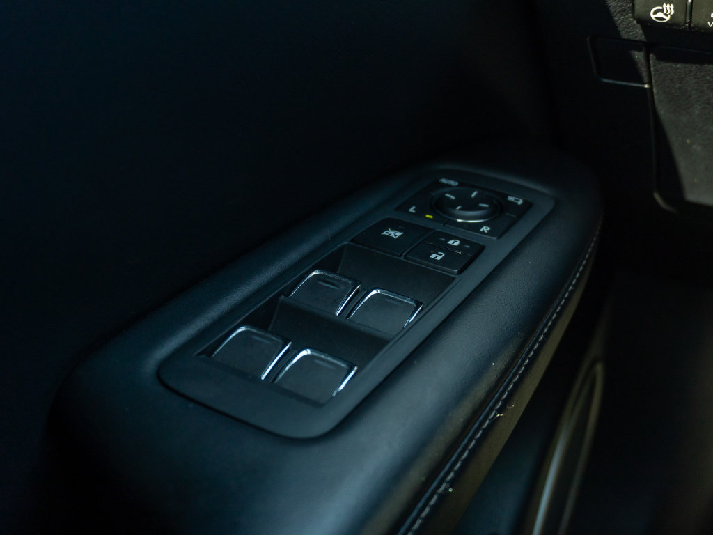 Used 2022 Lexus RX 350L Luxury w/ Accessory Package (Z1) FWD image 27