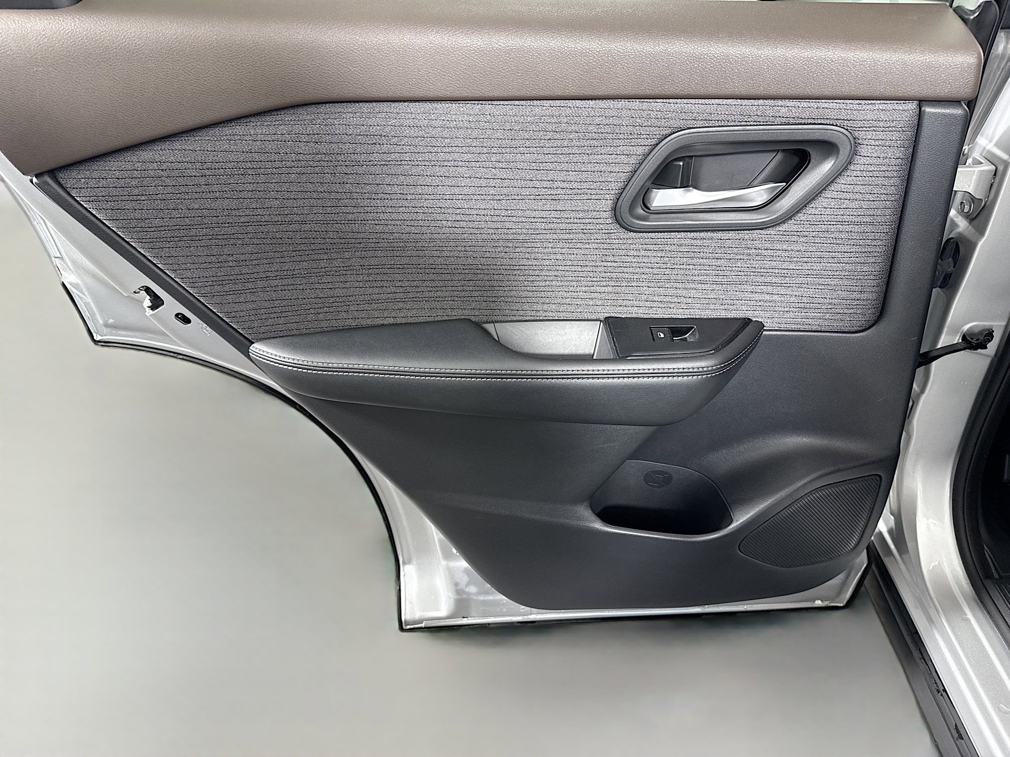Used 2021 Nissan Rogue SV FWD image 26