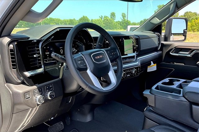 New 2025 GMC Sierra 2500 SLT image 6