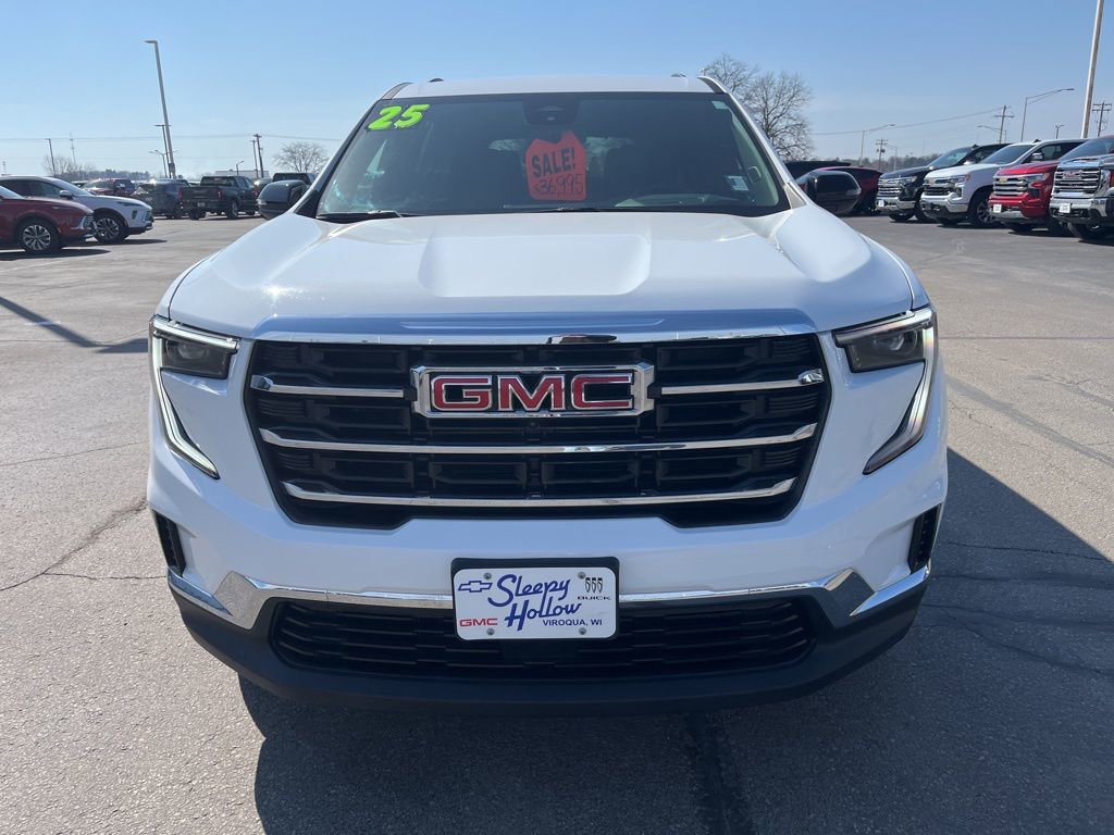 Used 2025 GMC Acadia Elevation image 2