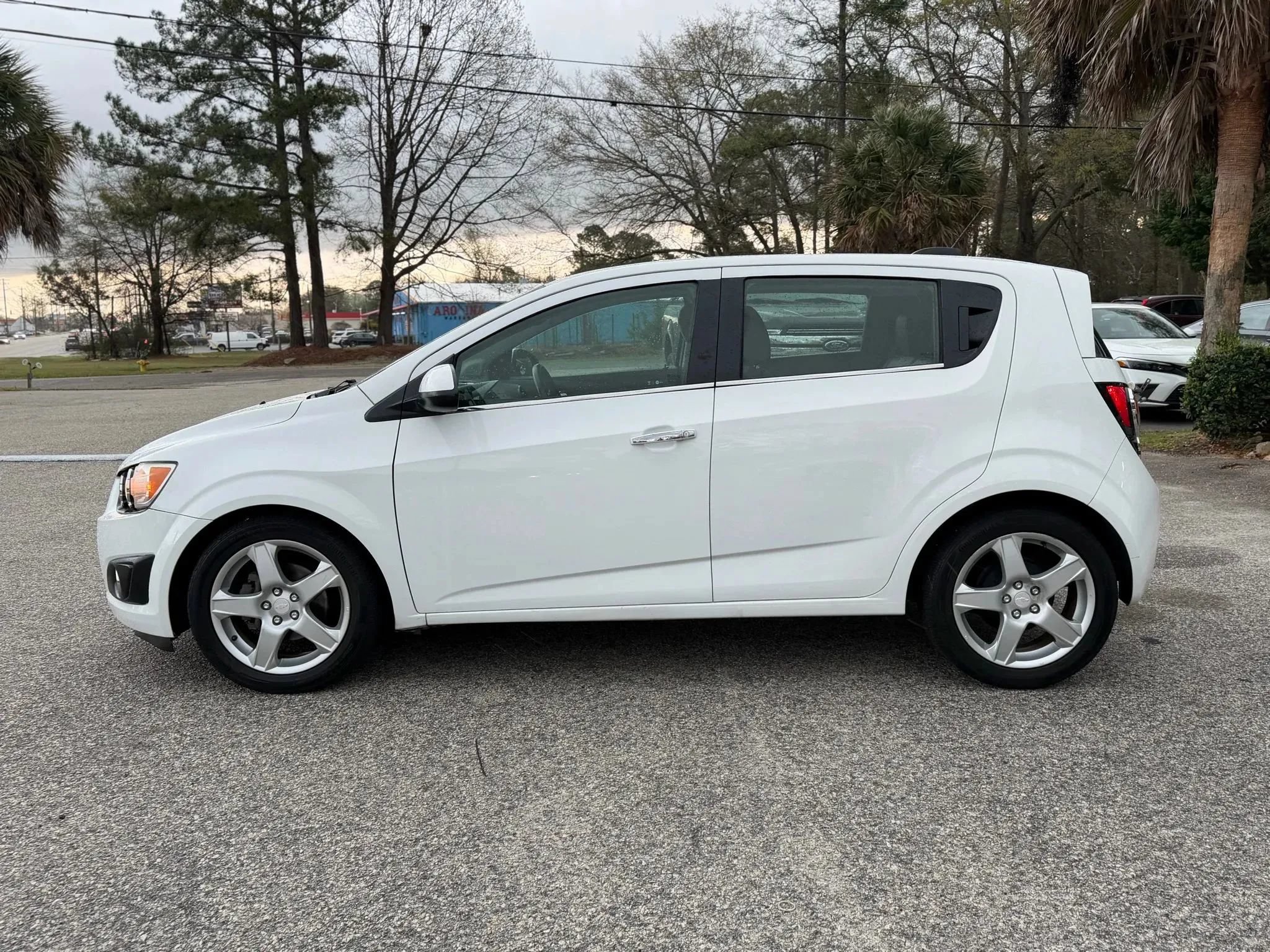 Used 2016 Chevrolet Sonic LTZ FWD image 10