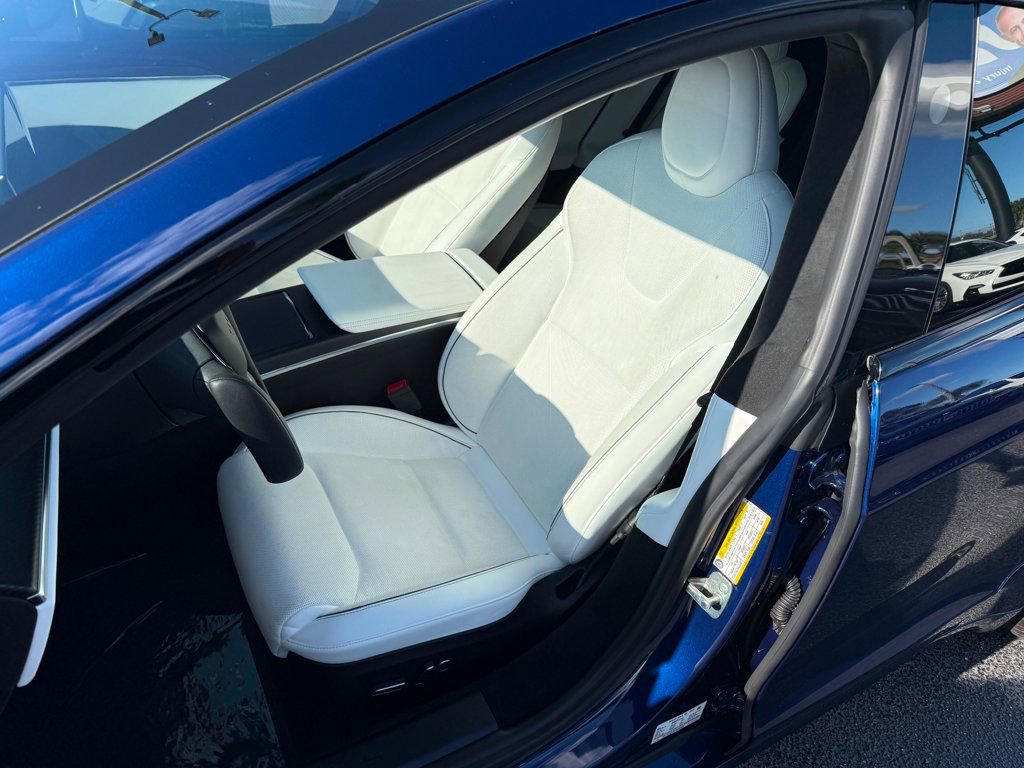 Used 2022 Tesla Model S Plaid image 9