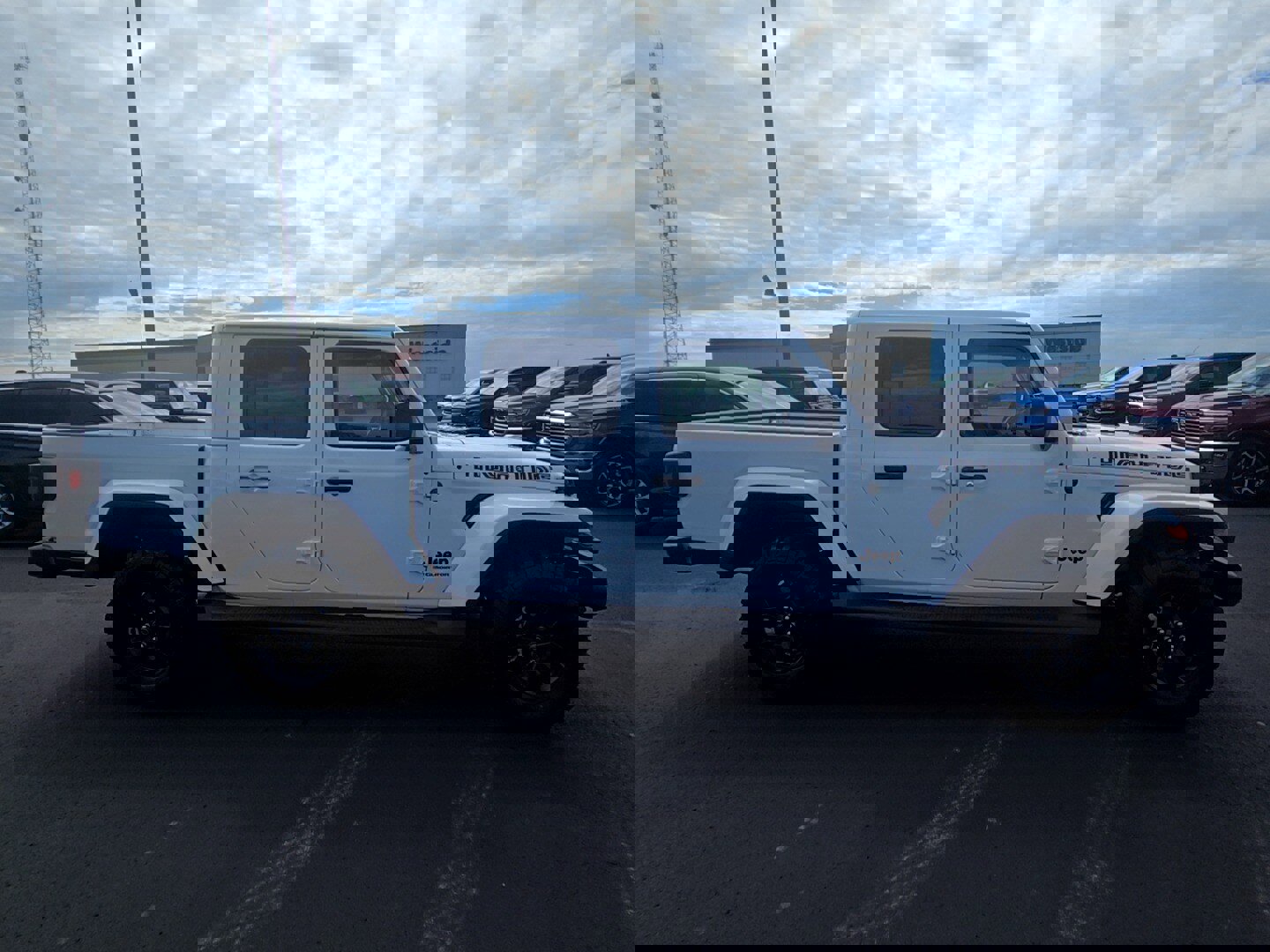 New 2025 Jeep Gladiator Sport image 4