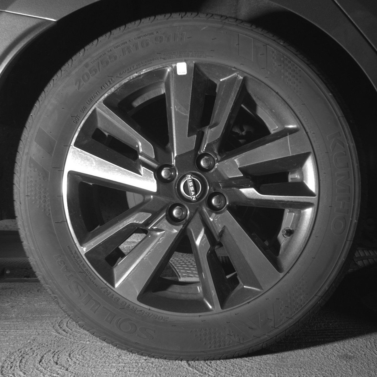 Used 2025 Nissan Versa SV image 15