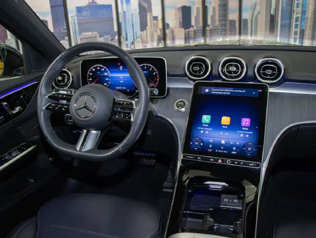 Certified 2025 Mercedes-Benz C 300 4MATIC Sedan image 16