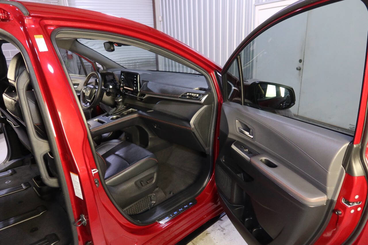 Used 2024 Toyota Sienna XSE image 12