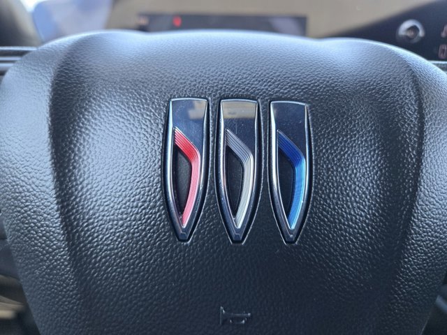 Used 2025 Buick Envista Preferred image 25