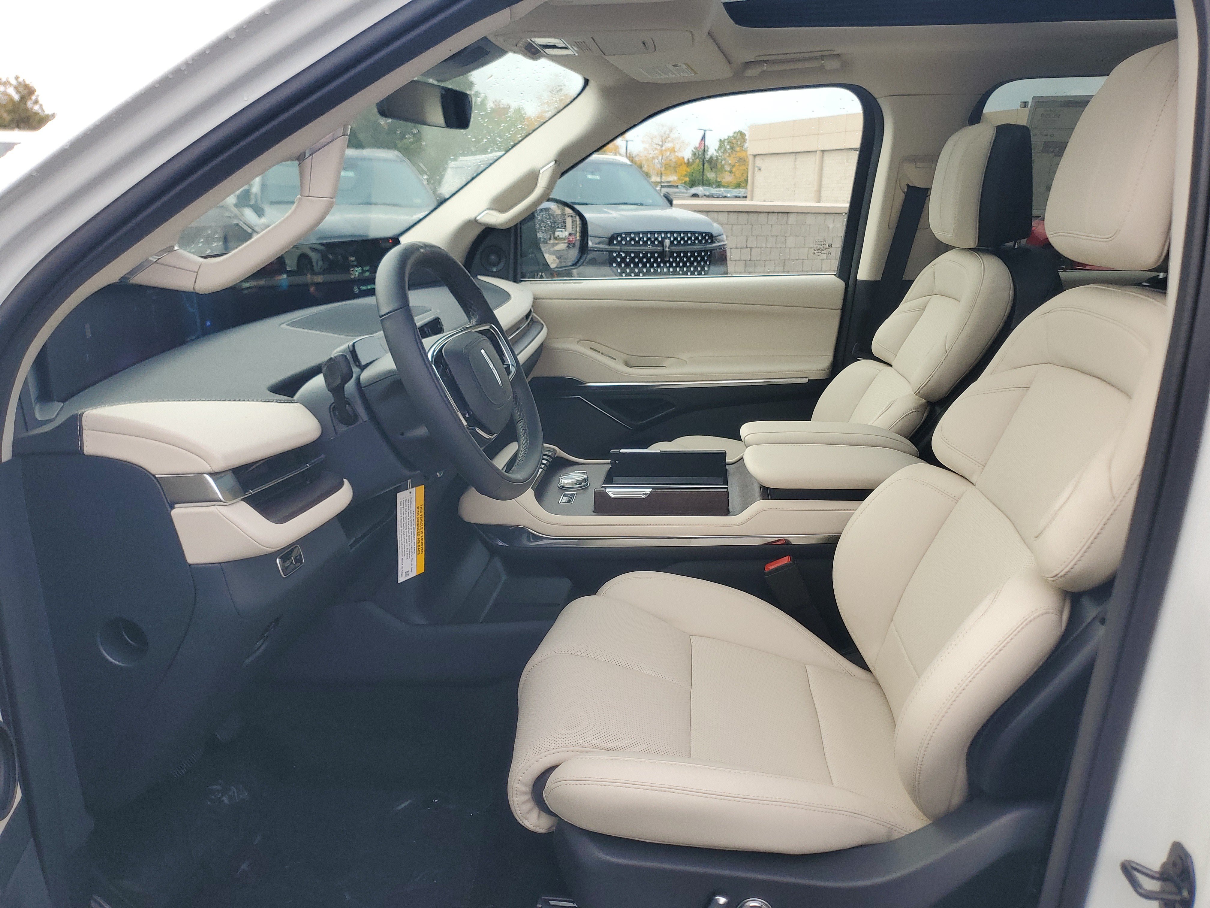 New 2027 Lincoln Navigator Reserve AWD/4WD image 12