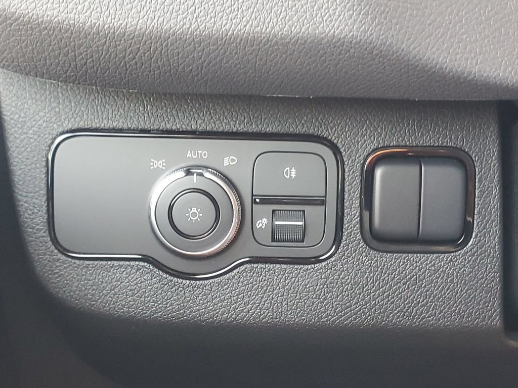 Used 2025 Mercedes-Benz Sprinter 2500 image 20
