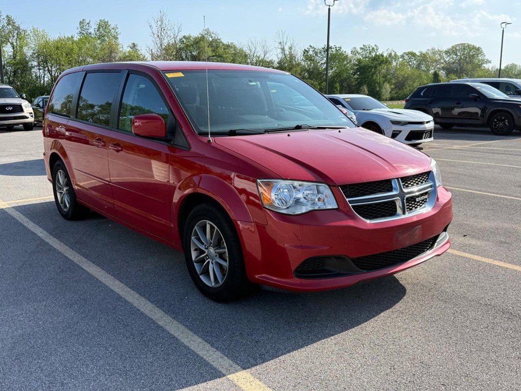 Used 2016 Dodge Grand Caravan SE image 3