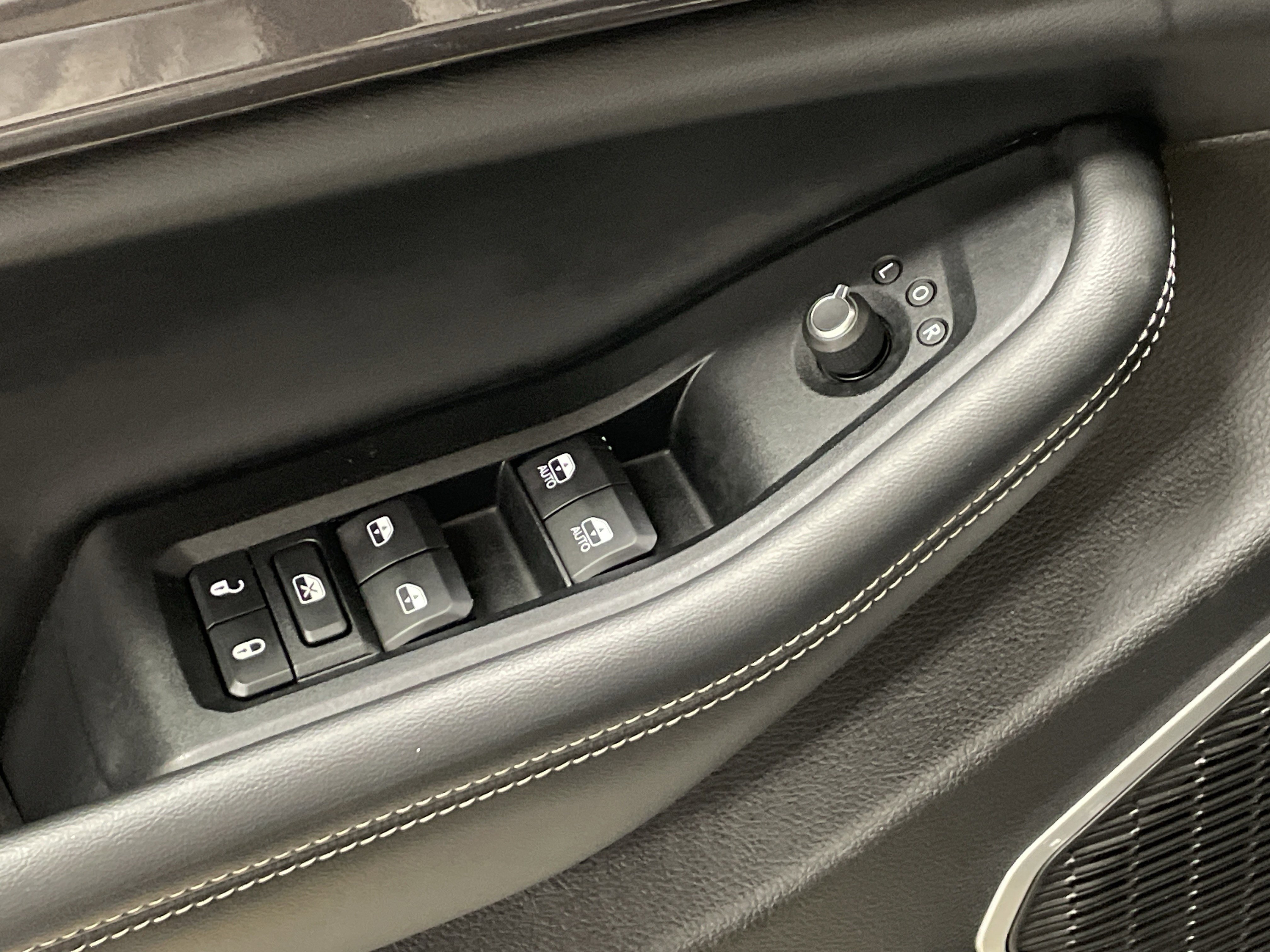 Used 2022 Jeep Grand Cherokee Altitude RWD image 15