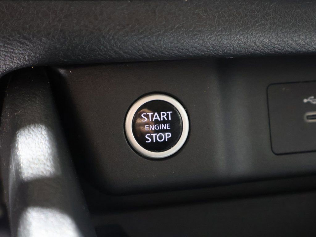 Used 2023 Nissan Rogue SV w/ SV Premium B Package image 30