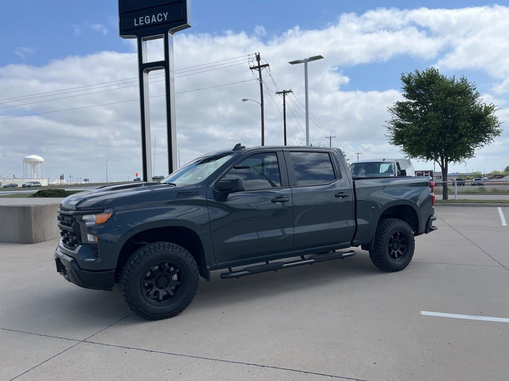 Used 2025 Chevrolet Silverado 1500 Custom Trail Boss w/ Dark Appearance Package image 1