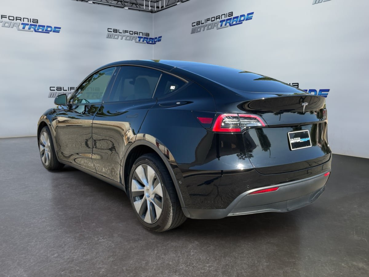Used 2022 Tesla Model Y Long Range AWD/4WD image 7